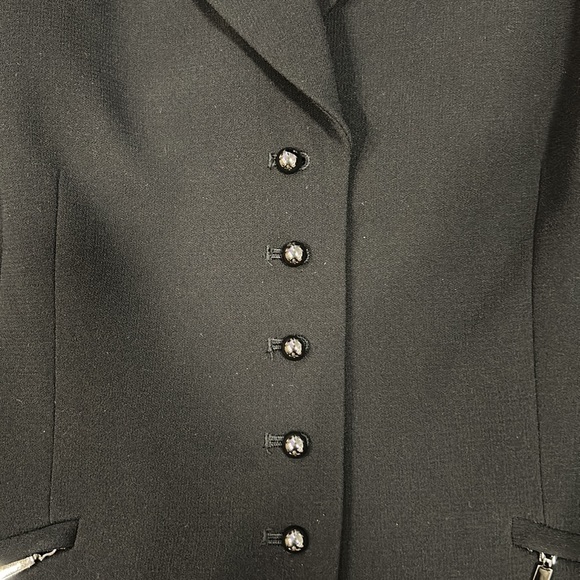 Tahari Blazer - Picture 7 of 8